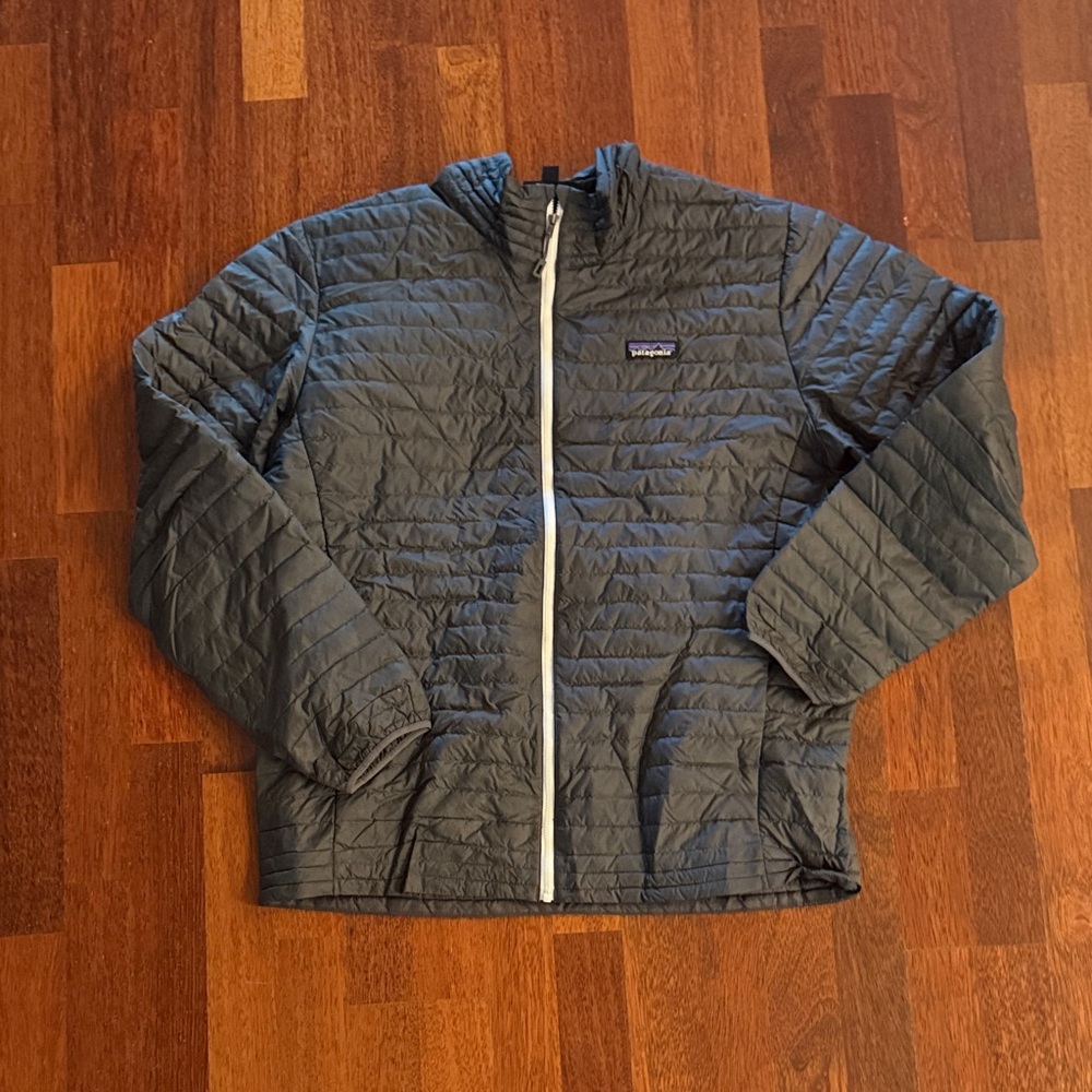 Patagonia Men's Black Quilted Puffer Jacket